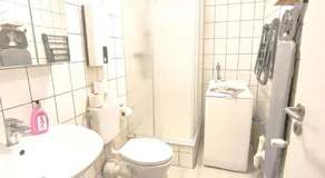 Schwert Appartment S21 Free Parking & Wifi - Image 4