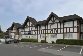 Travelodge Birmingham Sheldon - Image 4