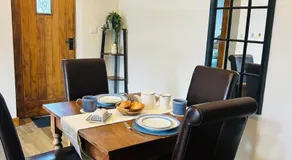 One bedroom converted barn - entire property - Image 4