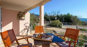 2 Bedroom Cozy Apartment In Cres - Image 3