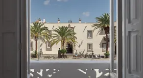 Santa Ana Suite & Rooms - Image 4