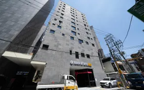 Indeokwon Hotel Brown Dot - Image 5