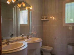 Stunning villa in Nouvelle-Aquitaine w/ - Image 4