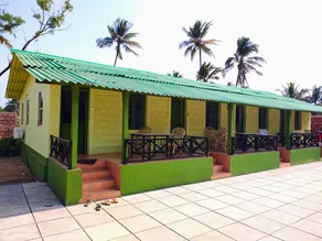 SEADECK BEACH HOMESTAY - Image 3