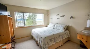 Bay Avenue Inn - Image 2