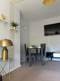 18K HOME FROM HOME - Image 3