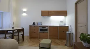 Bright Apartment Near the Beach and Old Port - Image 3