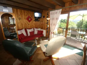 Cozy Chalet with Breathtaking Views in Hommert - Image 2
