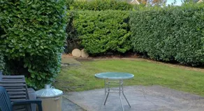 6 Bedroom Spacious villa, Free Parking - Image 5