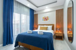 MaxiHomes Highland & Navy Modern Stay - Image 2