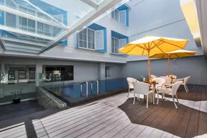 Yan's House Hotel - Image 5