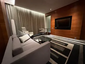 Luxury One Bedroom Apartment - Image 2