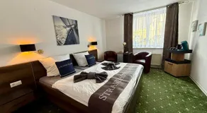 Strand-Hotel Lobbe - Image 2