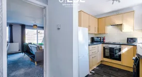 3 Bedroom House with Garden and Driveway Parking - Less than 10 Mins from Chester City Centre - Image 3