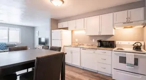 Wood Inn Cozy 2Bd Over The Bridge - Image 3