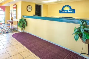 Days Inn by Wyndham Salem - Image 4
