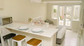Vesper Apartments - Image 2