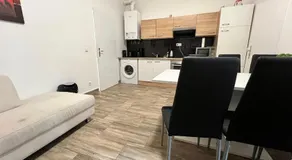 15-Min to Center, Comfy Private Rooms with Shared WC & Kitchen - Image 2
