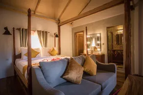 WF-Private Pool Villa-10min to Night Market - Image 3