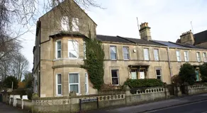 Avon Guesthouse - Image 3