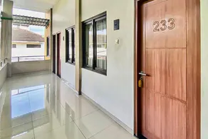 Mawar Indah Hotel near Stasiun Balapan Solo Mitra RedDoorz - Image 4