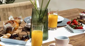 La Casa Di Fiori Stylish Holiday Home - Image 5