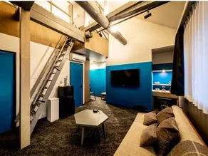 The Villa & Barrel Lounge - Image 4