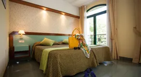 Hotel Jardín de Aranjuez - Image 2