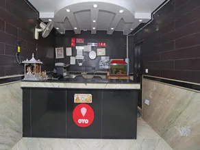 Hotel O by OYO International Neelam Suites Near Jama Masjid - Image 4