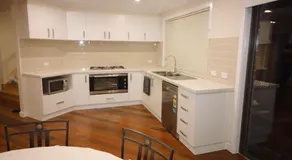 Silver House - Melbourne Airport Accommodation - 7 Minutes from Melbourne Airport - Image 4
