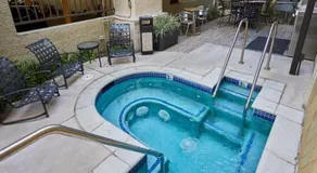 Beverly Hills Chic 2 bed 2bath with Patio and Parking 309 - Image 4