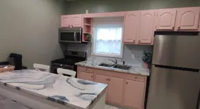 Cozy Downtown Loft Apartment - Image 2