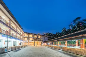 Care U Well Hotel Emeishan Wanxianglou - Image 3