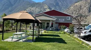 Orchard View Motel - Image 5