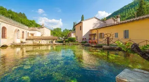Locazione Turistica al Castello di Scopoli, situata tra Pale e Rasiglia sulla via Francigena a due passi da Sellano Foligno Assisi e Spoleto - Image 4
