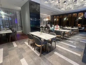 SUSHI HOTEL - Image 5