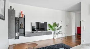 EXQUIS 2BR Luxus Apartment ROLF BENZ I Parken I Netflix I Stadtmitte I Familienfreundlich I Mercedes-Benz - Image 2