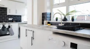 Big 4-Bed House in Haydock Ideal for Work Crews - Image 2