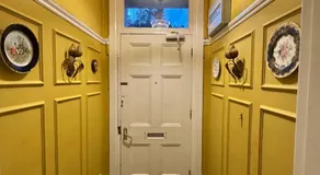 Boutique Studio Apartment in Grand House - Image 4