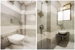 OYO 63988 Hotel Dolphin - Image 3