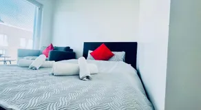 Cozy studio apartment 6 mins by Train to Airport - Image 2