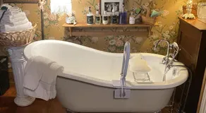 The Queen, A Victorian Bed & Breakfast - Image 5