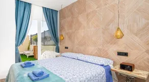Apartamentos LOLA y MANUELA en primera línea playa Carihuela con excelente Terraza-jardin de 80 m2 frente al Mar con aparcamiento privado Ideal para descansar oyendo las olas del Mar - Image 2