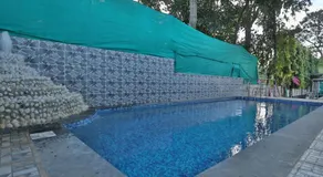 Strand Resort - Image 2