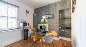 Mademoiselle's Boutique Holiday Accommodation - Image 5