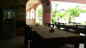 Budget Ocean View tourist guest house at Negombo beach near the airport - Image 5