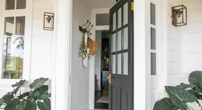 Narraweema Guesthouse - Historic Luxury BnB Retreat - Image 5