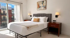 Spacious Third Ward Apt Near Summerfest with Balcony - Sleeps 4 - Image 2