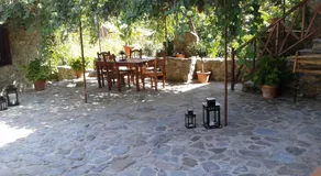 Xenis House - Image 5