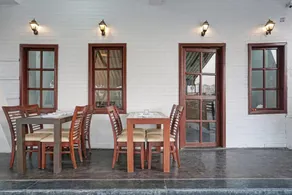 Townhouse Sky View Inn - Image 5